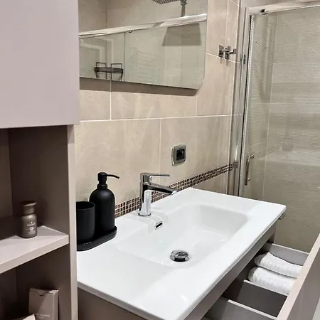 Lady Luxury Apartment